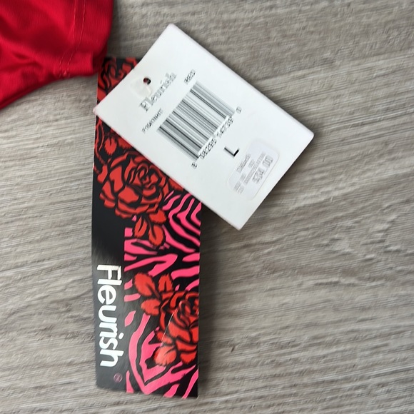 Fleurish Red Cold Shoulder Blouse Large - Picture 4 of 6